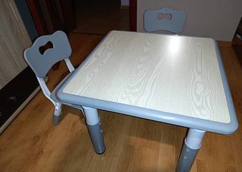 Stolik z krzesełkami dla dzieci