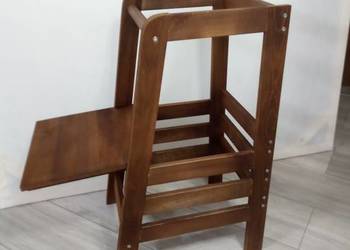 Pomocnik kuchenny z funkcją stolika