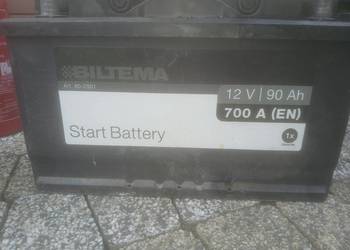 Akumulator    90ah 700 a