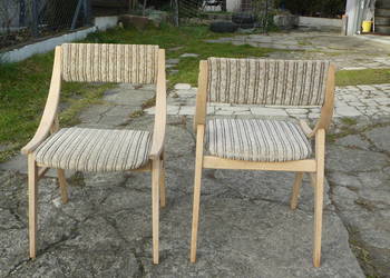 Stare krzesła skoczki - proj. J. Kędziorek.