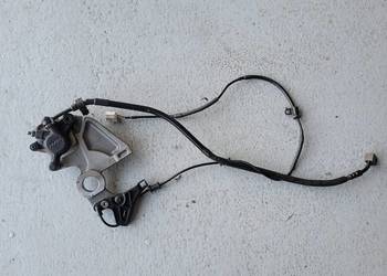 Yamaha R1 RN 32 65 2023 zacisk tył klocki czujnik ABS Mocowanie