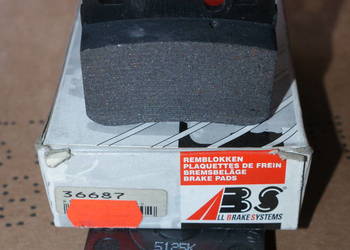KLOCKI HAMULC. MERCEDES W124,W202 TYŁ  ABS 36687