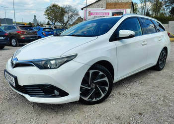 Toyota Auris Automat* Super stan* II (2012-)