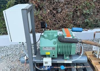 Sprężarka Bitzer 2CES-3Y-40S 16,2 m³/h na zbiorniku ze skrzynką sterowniczą