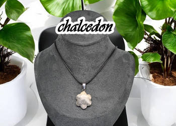 Zawieszka wisiorek kwiatek chalcedon #351