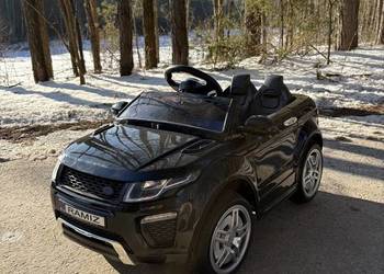 Samochód na akumulator Rapid Racer 12V EVA pilot czarny