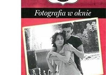 Fotografia w oknie -  WILLA MORENA  / js