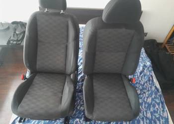Nissan Qaszkaj 2 fotele kanapa boczki