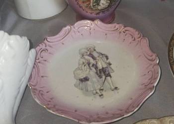 Patera ze scenką dworską. Reliefy.