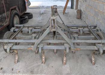 Kultywator z wałkiem strunowym