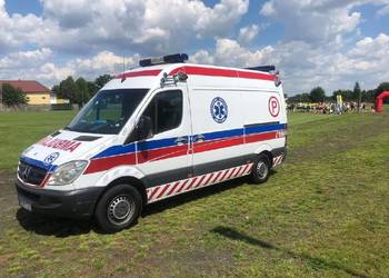 Transport sanitarny i medyczny, zabezpieczenia, Ambulans