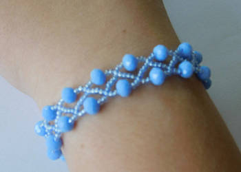 Bransoletka z kryształków rękodzieło blękit królewski