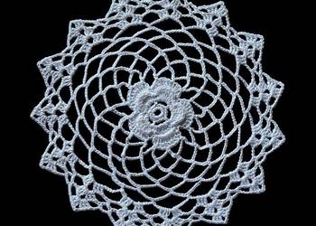 Serwetka szydełkowa 16cm (S119)