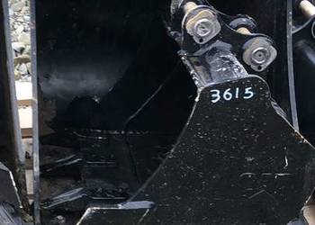 Oryginalna łyżka 60  cm CAT 301 + sworznie