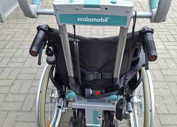 Schodołaz Scalamobil S27 kroczący wraz z wózkiem inwalidzkim
