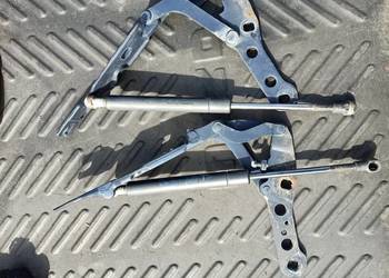 Zawiasy siłowniki maski BMW E46 Zawiasy siłowniki maski BMW E46