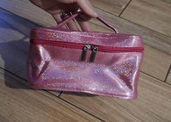 Brokatowa kwadratowa kosmetyczka,kuferek