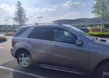 Mercedes ML 2006.