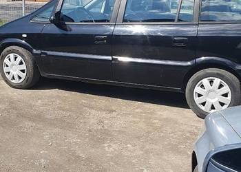 Opel zefira w ładnym stanie