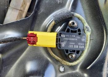 Audi A3 8P A4 B7 sensor czujnik uderzenia przód 8P0955557