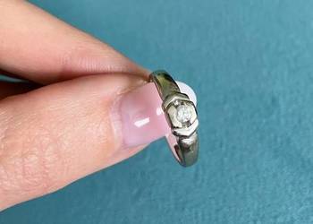 Piękny złoty pierścionek z diamentem białe złoto 18K diament