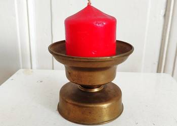 Stary świecznik mosiężny na grubą świecę