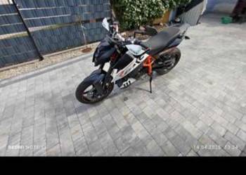 KTM Duke 690 R 2011 rok