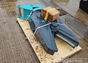 Nożyce hydrauliczne obrotowe do cięcia złomu stali żelaza.