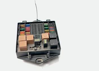 SKRZYNKA BEZPIECZNIKÓW JAGUAR XJ 2W93-14A073-AG