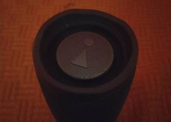 JBL charge 4