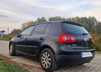 Czarny VW Golf 5 1,9 TDI 2004 Bogata wersja