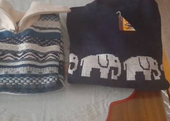 Bluzy chłopięce wielokolorowe z dzianiny.NOWE