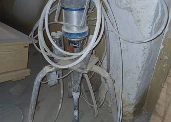 Agregat malarski bezpowietrzny BINKS HP 4/32 z pistoletem.