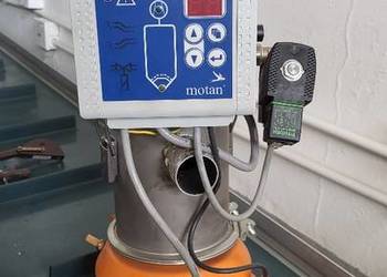 Zaciąg tworzywa, podajnik granulatu Motan Metro HES 10 - mkvplast.pl