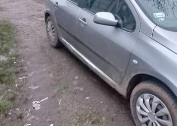 Sprzedam samochód osobowy marki Peugeot 307 benzyna