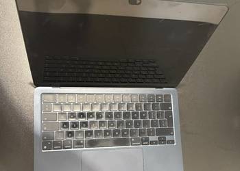 MacBook Air 13.6, M2, 8gb RAM, 256 gb ssd