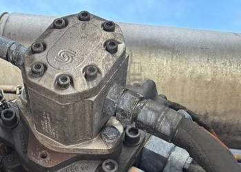 New Holland CR9080 Tłumik CZĘŚCI 84458549