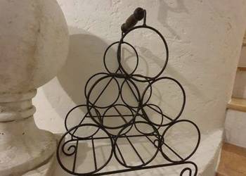 Rustykalny stojak na wina kuty z metalu z raczką prowensalski na prezent