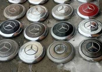 Mercedesa kołpaki sprzedam całość 50 sztuk  minimalne uszkodzenia