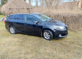 Sprzedam Toyotę Avensis Kombi
