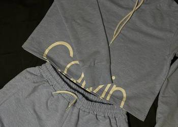 Garnitur damski z szortami.