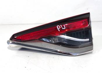 LAMPA TYŁ PRAWA WEWNĘTRZNA TOYOTA COROLLA E21 81580-02C31 Sedan/Limuzy