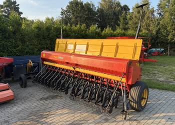 Siewnik zbożowy Overum D840 Tive 4m Överum