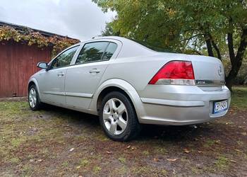 Sprzedam opla astrę h sedan