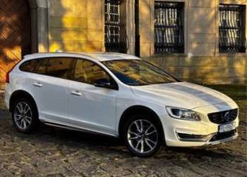 VOLVO V60 Cross Country Summum