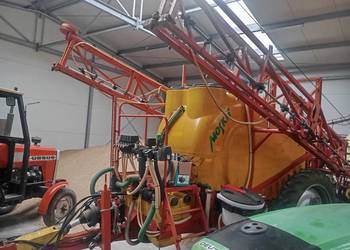 Opryskiwacz ciągany Moskit 3000/18m hydrauliczne rozkładany komuter Biardz