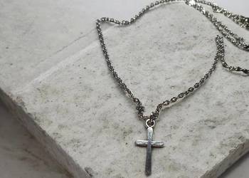 Łańcuszek z krzyżykiem