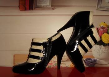 BOTKI LAKIERKI, NAJMODNIEJSZE,  WIOSNA, NEU LOOK =WROCŁAW=