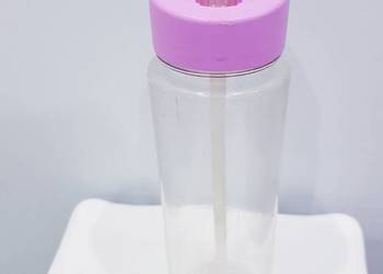 Bidon na wodę z defektem