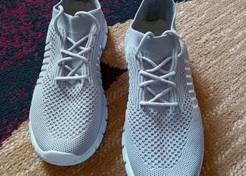 Buty sportowe damskie